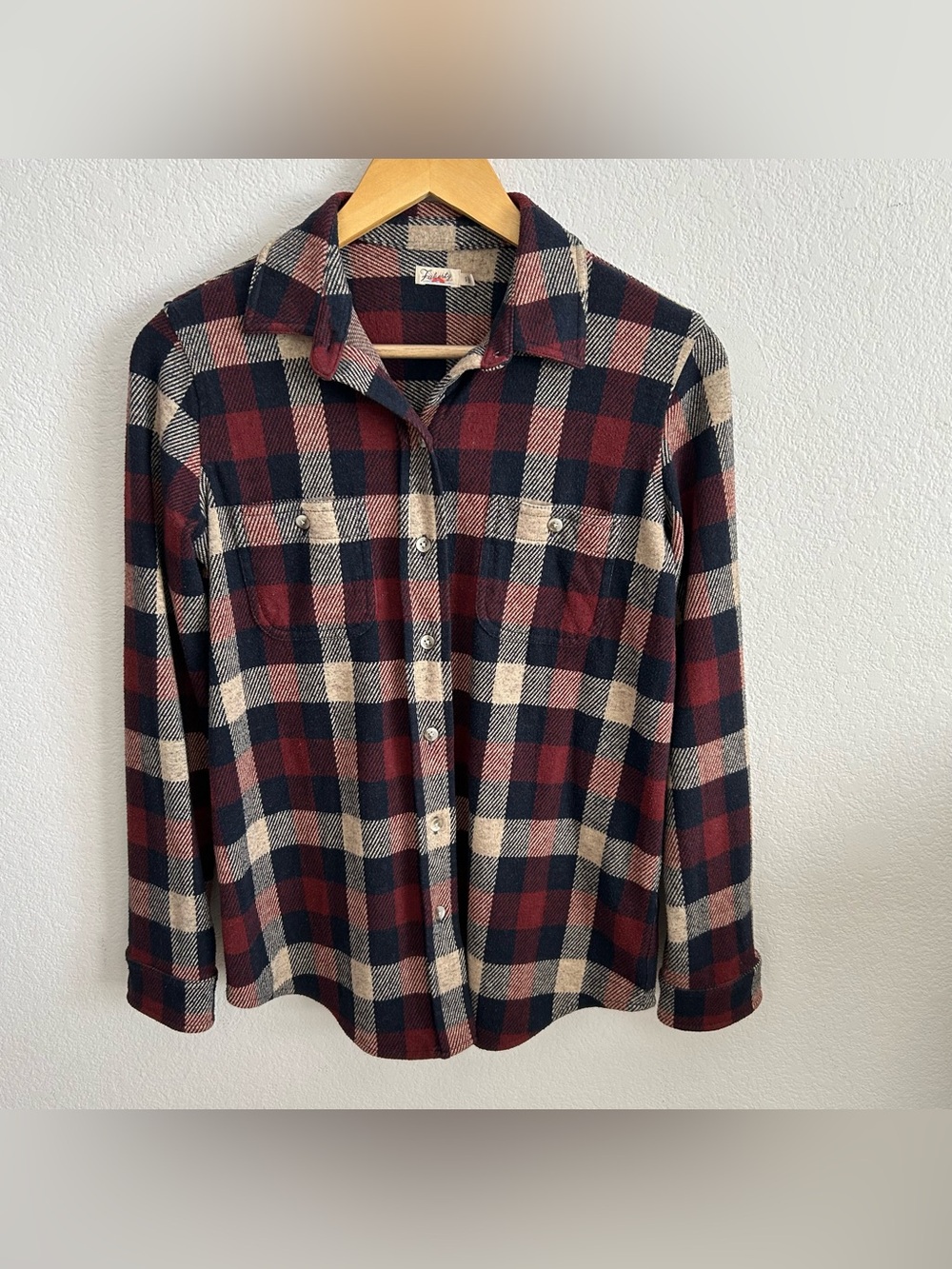 Faherty Women’s Legend Plaid Button Down Sweat Shirt. Small